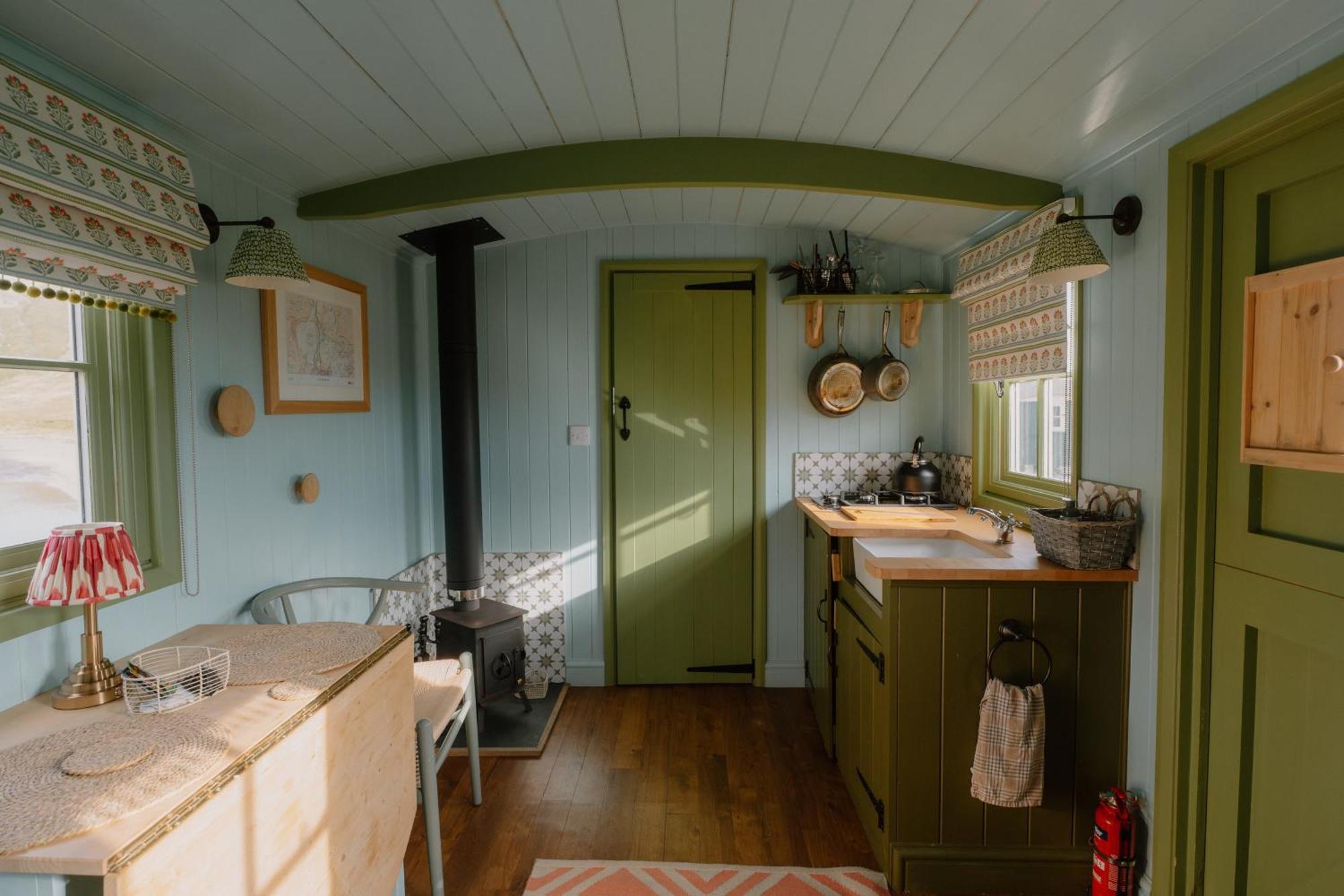 Barlwyd Glamping Hotel Blaenau Ffestiniog Exterior photo