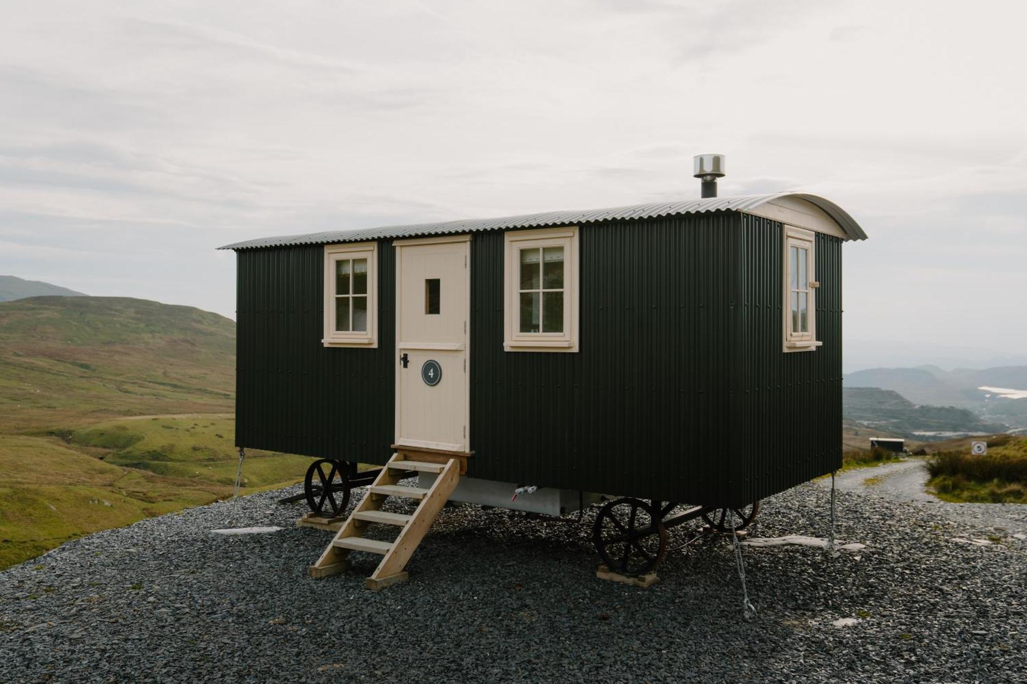 Barlwyd Glamping Hotel Blaenau Ffestiniog Exterior photo
