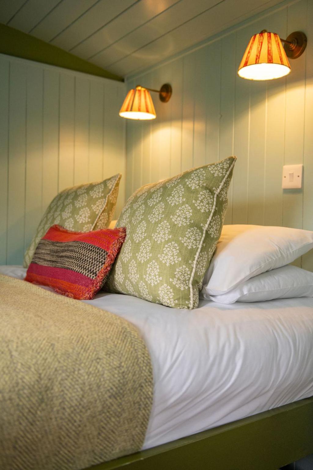 Barlwyd Glamping Hotel Blaenau Ffestiniog Exterior photo